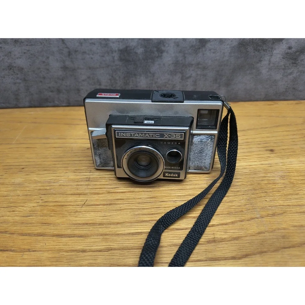 Vintage 1970's Kodak Instamatic X-35 Film Camera UnTested